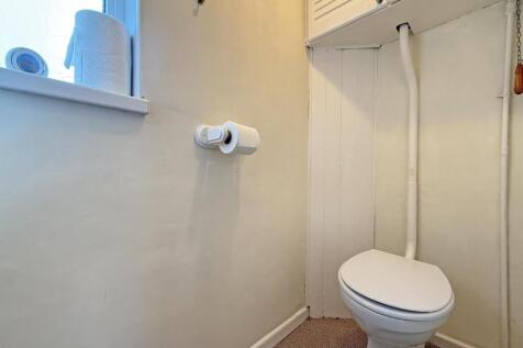 Clittaford Road 112 - WC.jpg