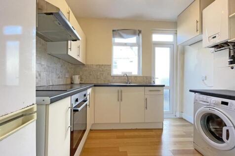 Knighton Road 95 - Kitchen.jpg