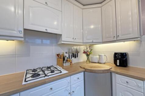 Ocean Street 23 - Kitchen 4.jpg