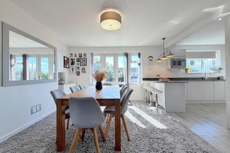 Bowers Drive 1 - Kitchen Diner.jpg