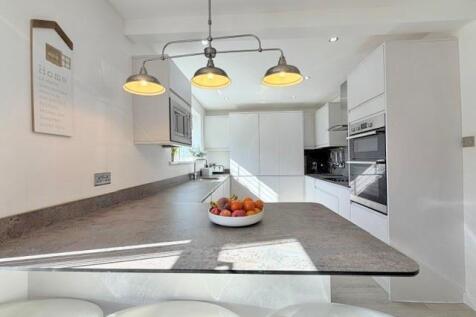 Bowers Drive 1 - Breakfast Bar.jpg
