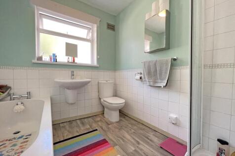 Billacombe Road 179 - Bathroom.jpg