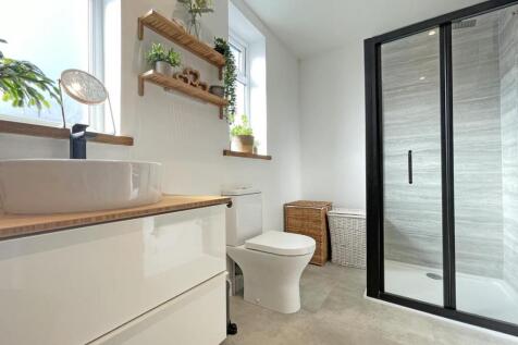 Whitby Road 28 - Shower Room.jpg
