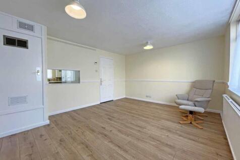 Dieppe Close 12 Lounge 3.jpg