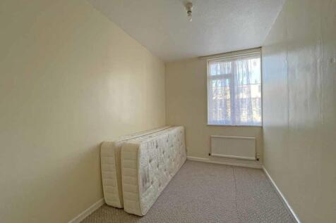 Dieppe Close 12 Bed 3...jpg