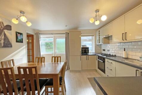 Tailyour Road 180 - Kitchen Dining Room Front.jpg