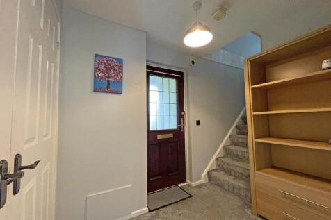 Tailyour Road 180 - Entrance Hall.jpg