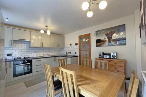 Tailyour Road 180 - Kitchen Dining Room 2.jpg