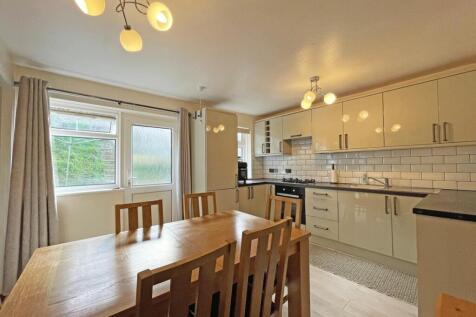 Tailyour Road 180 - Kitchen Dining Room 3.jpg