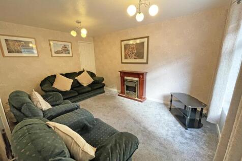 Tailyour Road 180 - Lounge Front.jpg