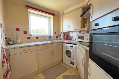 Wesley Court 24 - Kitchen.jpg