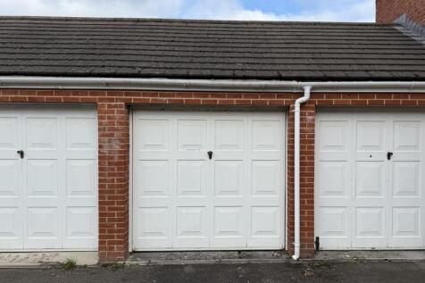 Aberdeen Avenue 18 - Garage.jpg