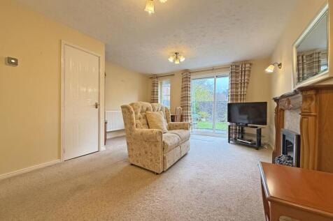Aberdeen Avenue 23 - Living Room.jpg
