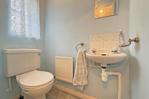 Aberdeen Avenue 23 - WC.jpg