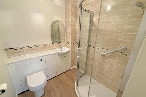 Aberdeen Avenue 23 - Shower Room.jpg