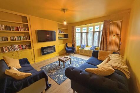 Cresthill Road 6 - Lounge Front.jpg