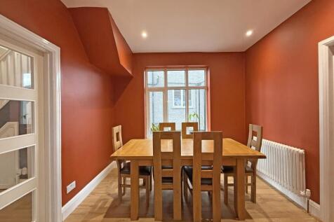 Cresthill Road 6 - Dining Area 1.jpg