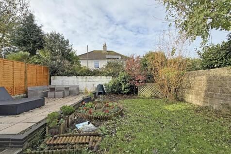 Cresthill Road 6 - Garden 3.jpg