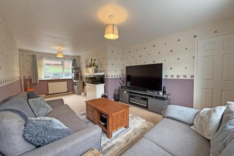 Grimspound Close 55 - Lounge Dining Room Front.jpg