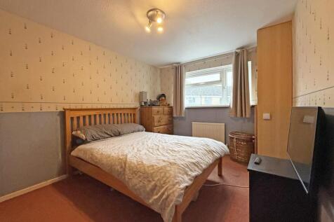 Grimspound Close 55 - Bed 2.jpg