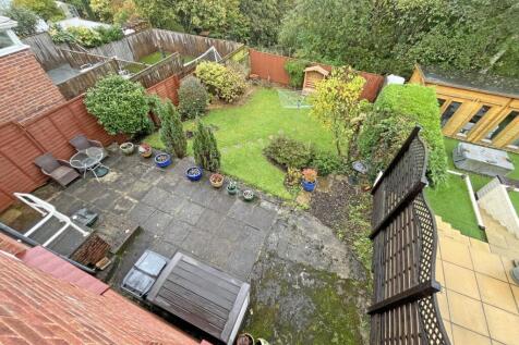 Dunraven Drive 66 - Garden 1.jpg