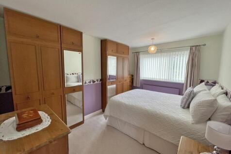 Dunraven Drive 66- Bedroom 1.jpg