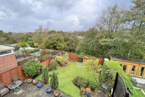 Dunraven Drive 66- Garden 3.jpg