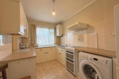 Cardigan Road 20 - Kitchen Front.jpg