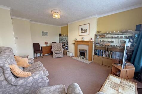 Cardigan Road 20 - Lounge 2.jpg