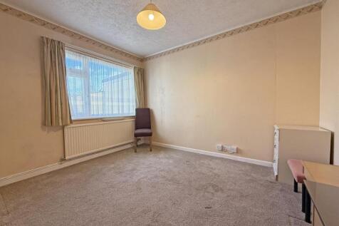 Cardigan Road 20 - Bed 2.jpg