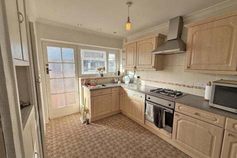 Old Woodlands Road 6- Kitchen.jpg