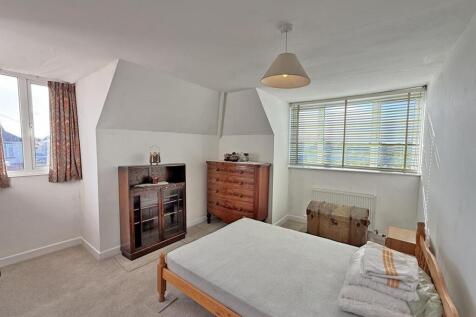 Old Woodlands Road 6- Bedroom 1.jpg