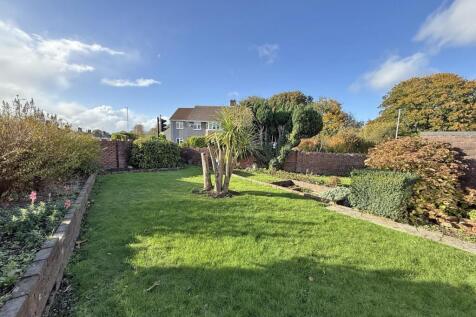 Old Woodlands Road 6- Garden.jpg