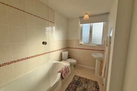 Old Woodlands Road 6- Bathroom.jpg
