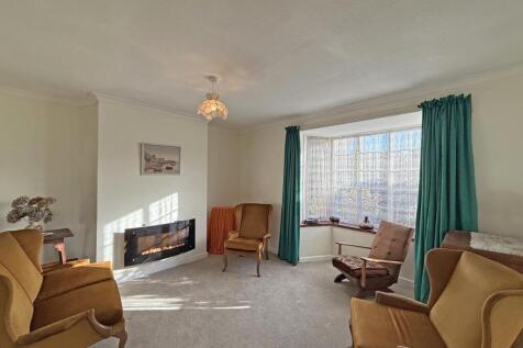 Old Woodlands Road 6 - Lounge Dining Room. 3.jpg