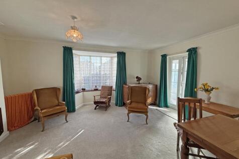 Old Woodlands Road 6 - Lounge Dining Room. 4.jpg