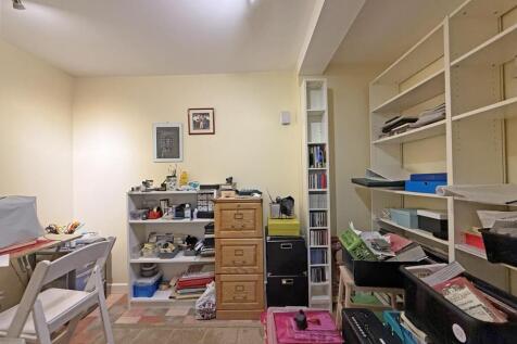 Dunraven Drive 81 - Office Workspace.jpg