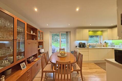 Dunraven Drive 81 - Dining Room 1.jpg