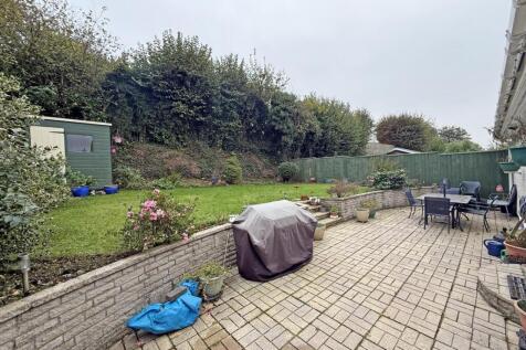 Dunraven Drive 81 - Garden 5.jpg