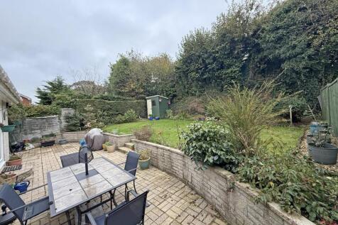 Dunraven Drive 81 - Garden 2.jpg