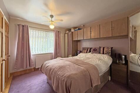 Honicknowle Lane 407 - Bed 1.jpg