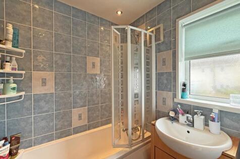 Honicknowle Lane 407 - Bathroom.jpg