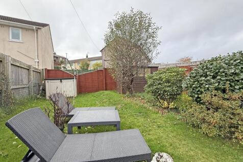 Honicknowle Lane 407 - Garden 4.jpg