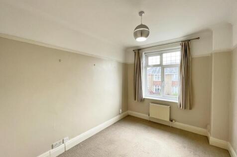 Torland Road 60 - Bed 5.jpg