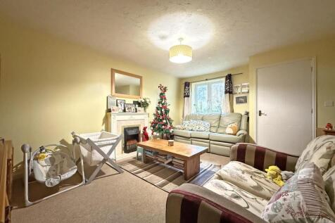 Frobisher Approach 35 - Living Room Two.jpg