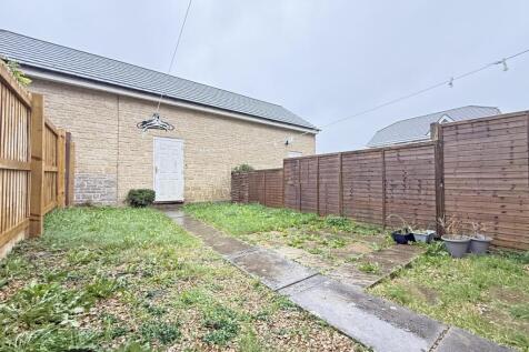 Frobisher Approach 35 - Garden.jpg