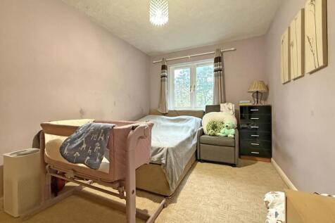 Frobisher Approach 35 - Bedroom One.jpg