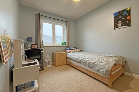 Frobisher Approach 35 - Bedroom Two.jpg