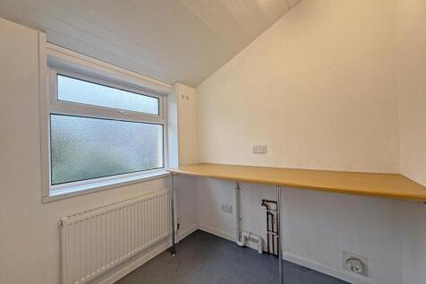 Seacroft Road 14 - Utility.jpg