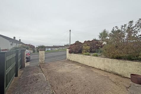 Seacroft Road 14 - Hardstanding.jpg